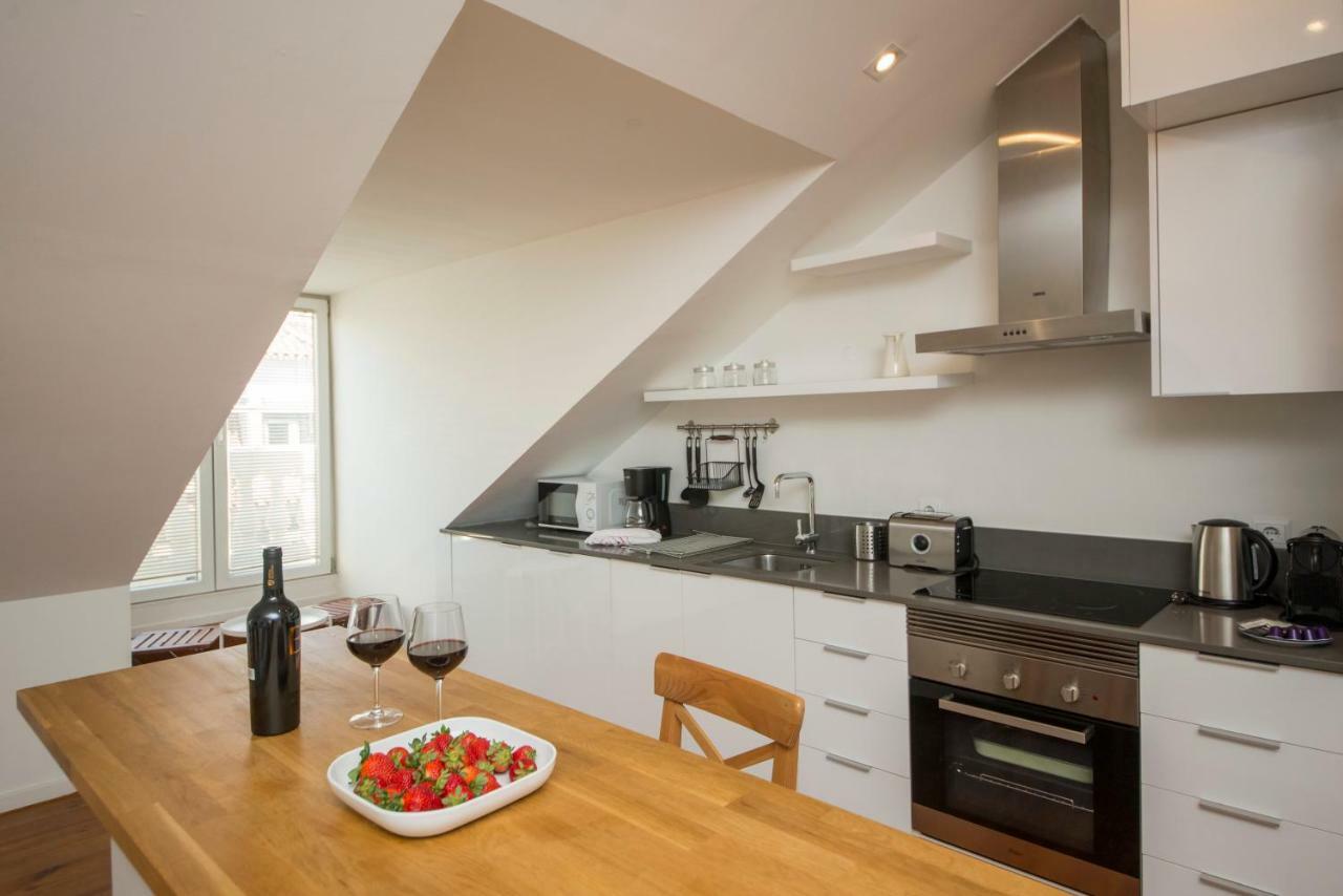 A Captivating Close To River Tagus In Lejlighed *