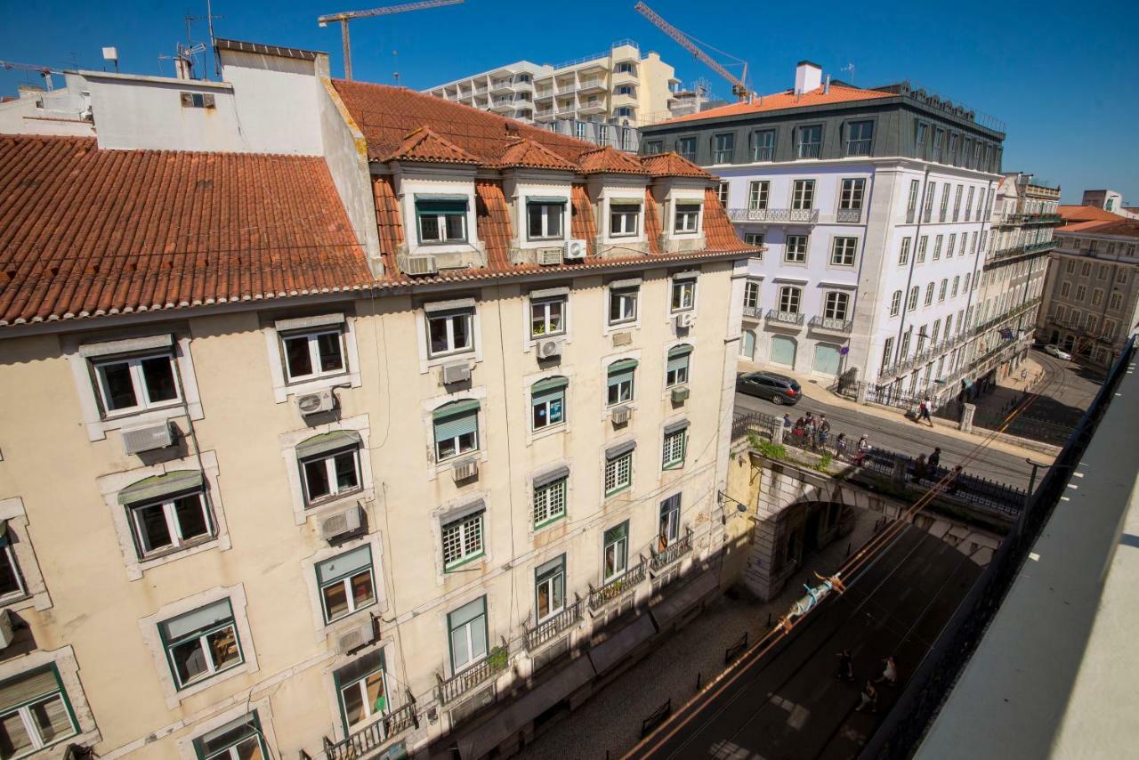 A Captivating Close To River Tagus In Lejlighed *